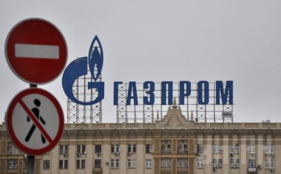 Слабата рубла напомпа печалбата на "Газпром" със 71%