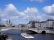 Река Сена и бреговете й се превърнаха в основно място за туризъм и нощен живот в Париж