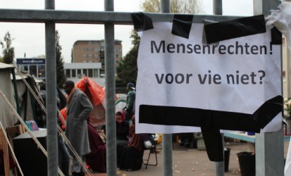 Холандия спира да се грижи за хора с отказан статут на бежанци