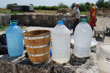 Водата от аязмото в Плиска не е годна за пиене, има бактерии