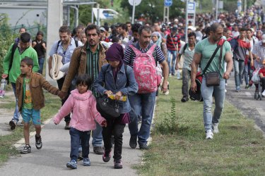Германия ще дава автоматично бежански статут на сирийците