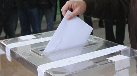 В изборния ден ще се гласува с до четири бюлетини, разпределени в две урни