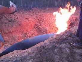 Авариралият газопровод доведе до пожар край павликенското село Недан, сн. БГНЕС