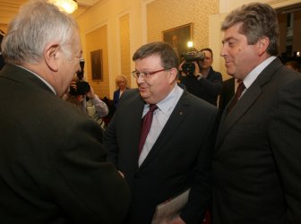 Лидерът на АБВ Георги Първанов и главният прокурор Сотир Цацаров на дискусия за съдебната реформа, организирана от АБВ през април. Сн.: БГНЕС