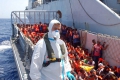 Стотици мигранти спасени край бреговете на Либия и Испания