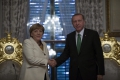 Съюзниците на Меркел я критикуват заради отстъпките към Турция