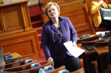 Менда Стоянова бе против намесата във формирането на заплатите в БНБ