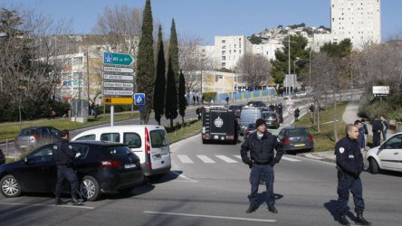 Евреин е нападнат с ножове от трима мъже в Марсилия