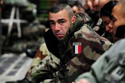 Париж поиска военна подкрепа от ЕС за мисиите си в Близкия Изток и Африка