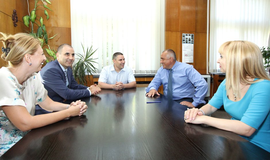 Бойко Борисов на една маса с Владимира Янева и Цветан Цветанов, докато все още бяха в добри отношения. Снимка БГНЕС