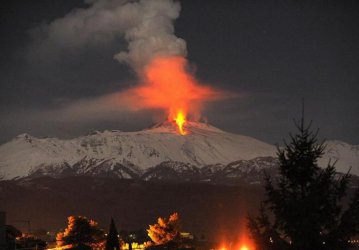 Вулканът Етна изригна най-мощно от десетилетия насам