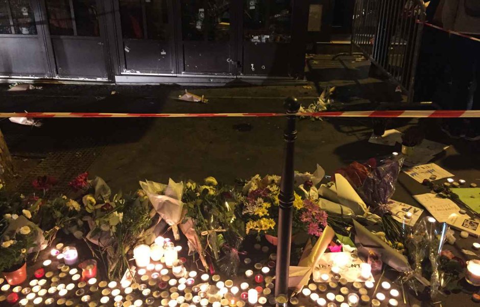 Бар в Париж, окървавен от терористите, ще отвори отново в петък