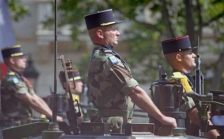 Вълна от желаещи да служат във френската армия след атентатите в Париж