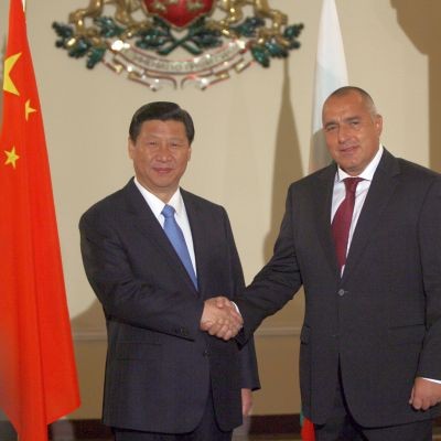 Докато премиерът Бойко Борисов провеждаше срещата с китайския президент Си Дзинпин, багажът му беше преровен на летището