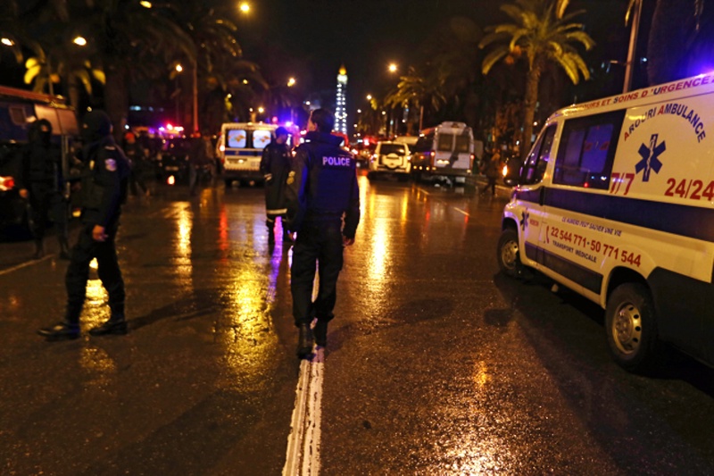 Автобус с президентски гвардейци бе взривен в Тунис, сн. ЕПА/БГНЕС