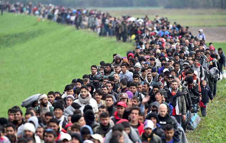 Във вторник се очаква милионният имигрант в Европа за тази година