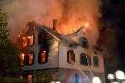 Труп е открит след пожар в бежански център в Германия