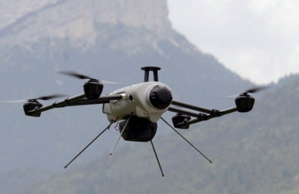 Транспортният министър иска правила при използването на дронове