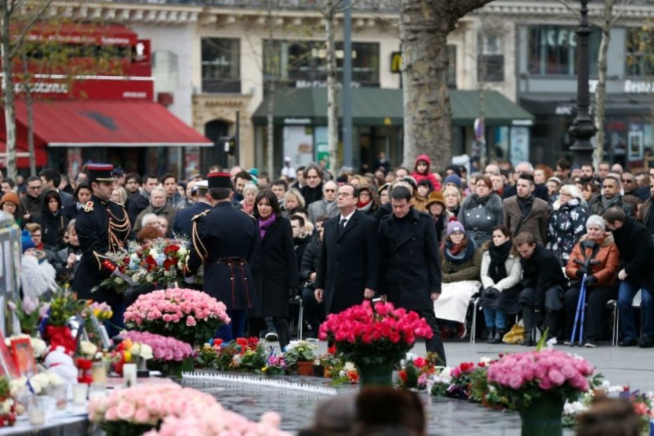 Париж отбеляза годишнината от историческия митинг след атентатите срещу "Шарли ебдо"