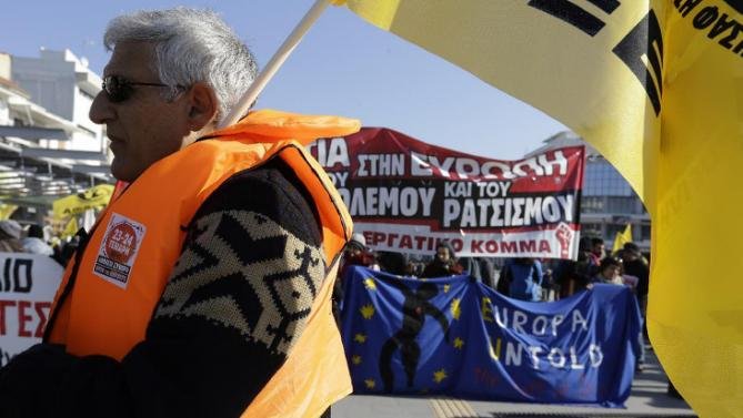 700 души протестираха за отваряне на сухопътната граница между Гърция и Турция за бежанци