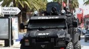 Заради ескалация на протестите в Тунис е въведен полицейски час
