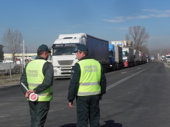 Товарнитеи превозвачи продължават да имат проблеми с граничната блокада, сн. БГНЕС
