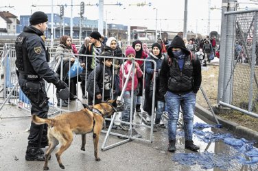 Словенската армия ще контролира притока на мигранти за период от 3 месеца