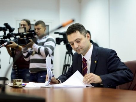Главният прокурор на Румъния Тибериу Ницу