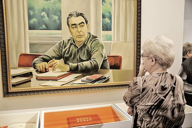 Изложба в Москва представя Брежнев по повод 109-та годишнина от рождението му