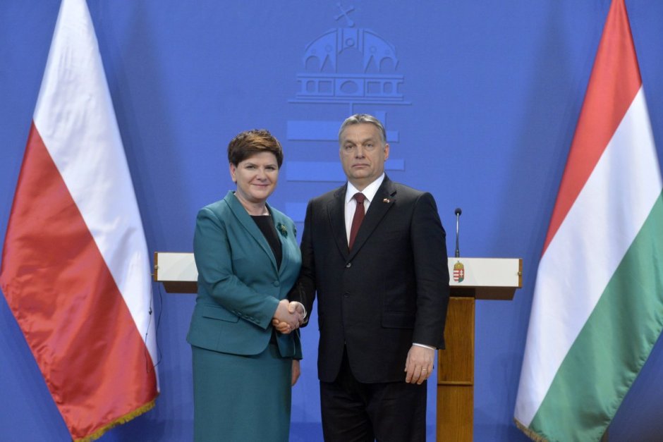 Беата Шидло и Виктор Орбан след срещата си в Будапеща.
