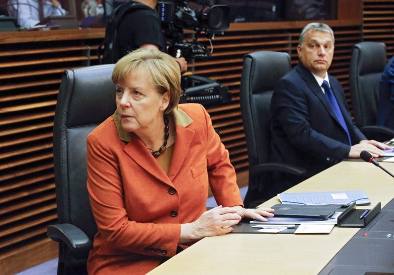 Ангела Меркел и Виктор Орбан. Снимка: ЕПА/БГНЕС