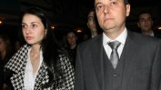 Съпругата на Яне Янев сама напусна градския съд