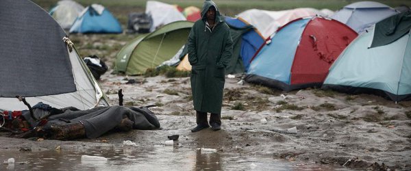 Атина ще започне постепенното изтегляне на бежанците от Идомени