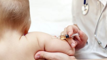 Здравното министерство иска допълнително 20 млн. лева за ваксини