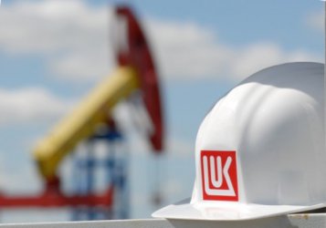 КЗК разследва картел на горивата и злоупотреба с господстващо положение на "Лукойл Нефтохим"