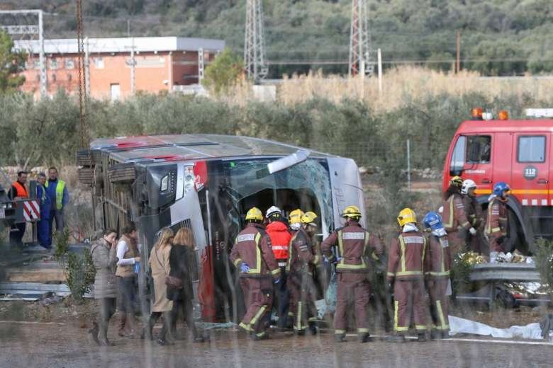 13 студенти загинаха при тежка автобусна катастрофа в Испания