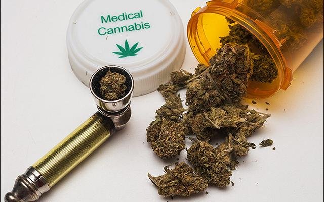 Водещи лекари са против марихуаната за медицински цели