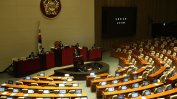 Опозицията в Южна Корея прекрати продължилия 193 часа маратон от речи в парламента