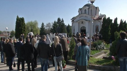Паметта на децата, загинали при катастрофата в Лим, беше почетена с литургия