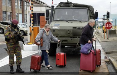 Туристи в Булгия напускат хотела си след атаките на 22 март