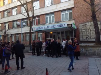 Лекарският протест извоюва пари и отмяна на “лобистки“ поправки