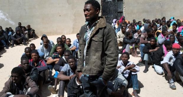 Най-малко 5 жертви и 15 ранени при масов опит за бягство от либийски център за задържане