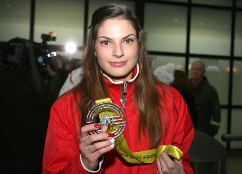 Петрова с медала от Прага, сн. БГНЕС