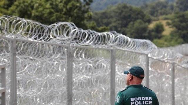АФП: България издига нова "Желязна завеса" по границата с Турция