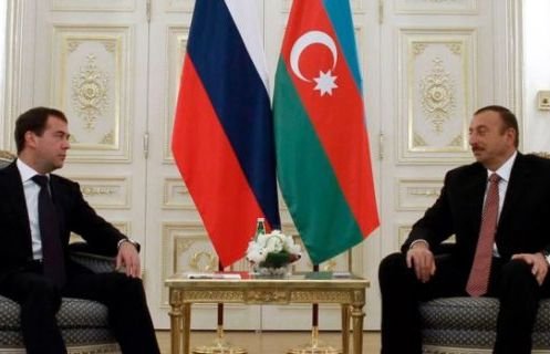 Министър-председателя на Русия Дмитрий Медведев и президента на Азербайджан Илхам Алиев.