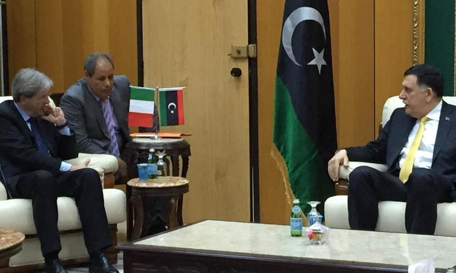 Паоло Джентилони и премиерът на либийското правителство на националното единство Файез Сарадж