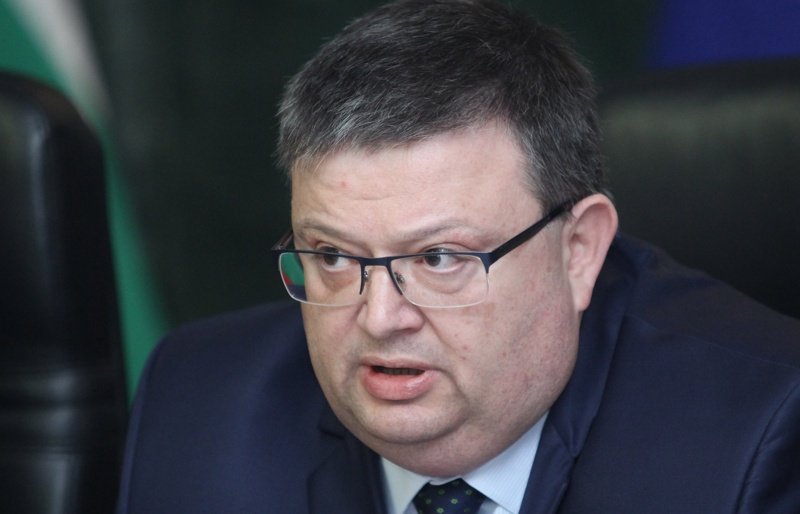 Цацаров не очаква арестите да спрат корупцията в ДАИ