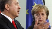 Ердоган подаде жалба срещу германски комик, Меркел защити свободата на изкуството