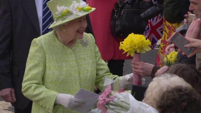 Великобритания празнува 90-ия рожден ден на кралицата си
