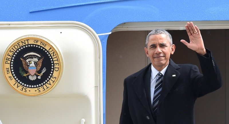 Обама при кацането си в Хановер, сн. ЕПА/БГНЕС